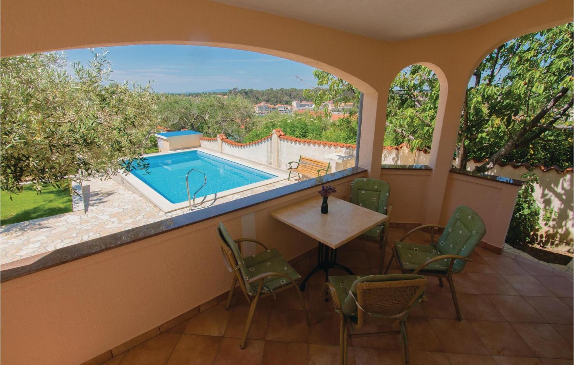 2 Bedroom Gorgeous Home In Banjol Buitenkant foto